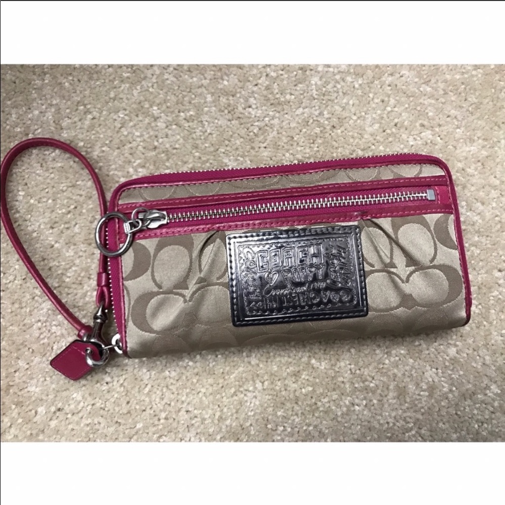Still available: Coach signature poppy wallet